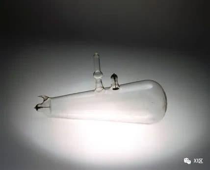 当立 球管,1896年(图片源自网络)